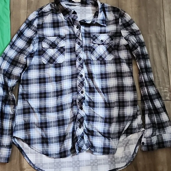 Large Shirts - Picture 4 of 4